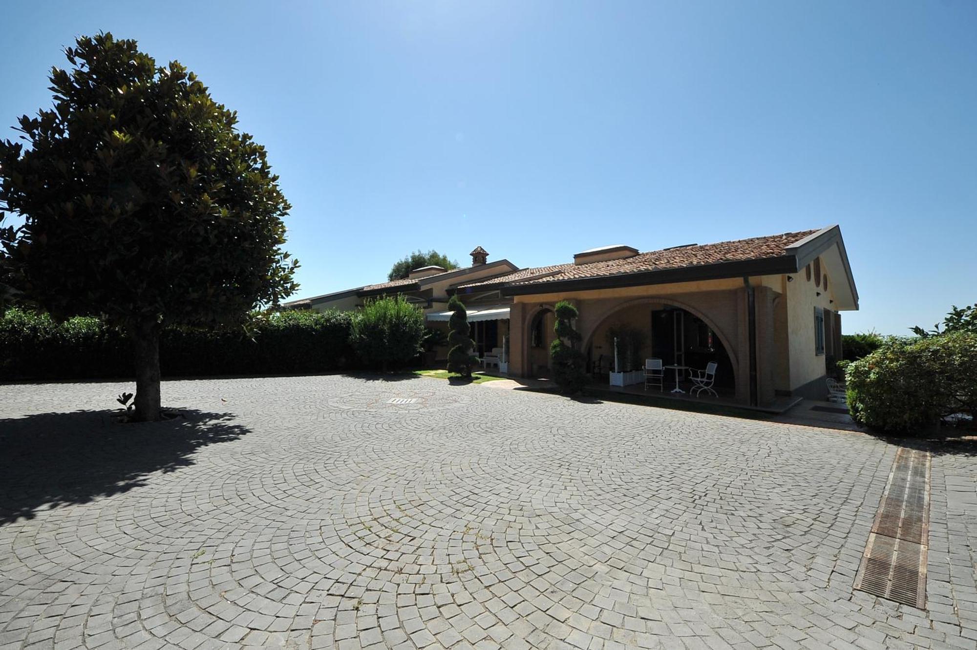B&B Casa Di Gio Luxury Resort Lanuvio Exterior photo